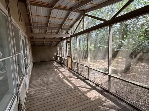 Exterior - 940 Gordon St, Blackshear, GA 31516 photo 3 of 8
