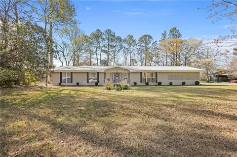 121 Glynn St, Jesup, GA 31545