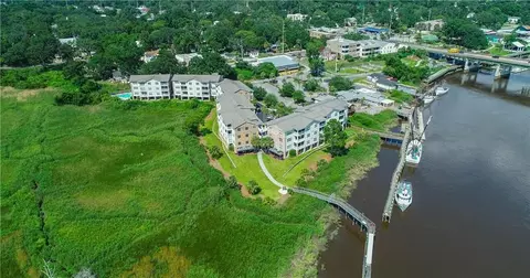91 Screven St #310 D, Darien, GA 31305
