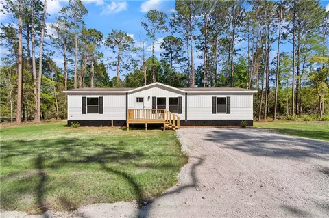 1048 Austin Pl SE, Darien, GA 31305