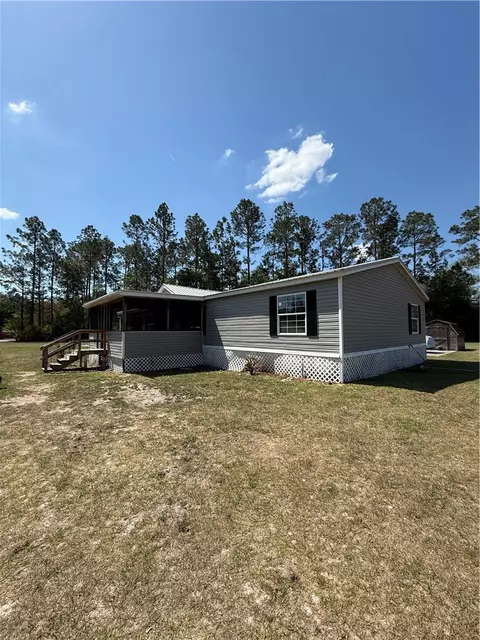 6910 Greenfield Rd, Blackshear, GA 31516