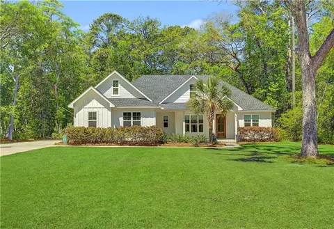 656 Sanderling Trce, Waverly, GA 31565