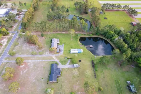 View/Area - 2110 Ware St, Blackshear, GA 31516 photo 3 of 4