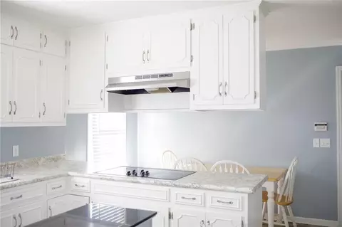Kitchen - 2110 Ware St, Blackshear, GA 31516 photo 2 of 3
