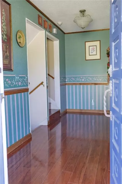 Entry Way - 2110 Ware St, Blackshear, GA 31516 photo 5 of 7