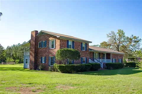 Exterior - 2110 Ware St, Blackshear, GA 31516 photo 2 of 11