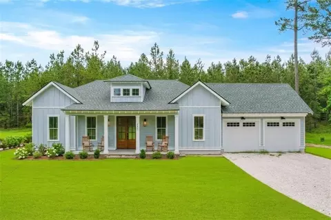 231 Salt Creek Way E, Brunswick, GA 31523