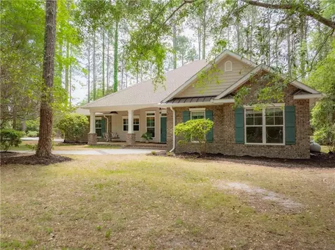 811 Kentland Dr, Waycross, GA 31503