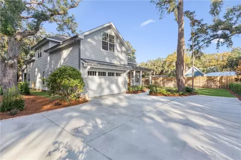 122 Red Bird Ln, Saint Simons Island, GA 31522