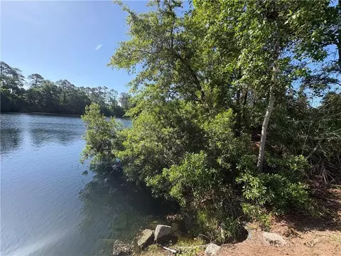 155 Palmera Ln, Brunswick, GA 31525