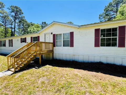 5062 Lampadoshia Rd, Waverly, GA 31565