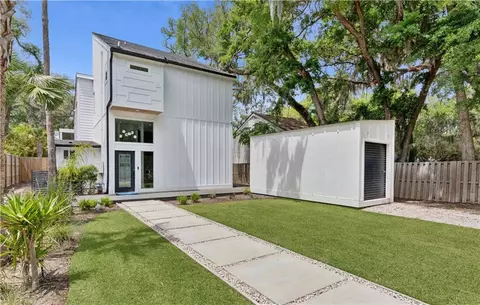 113 Peachtree St, Saint Simons Island, GA 31522
