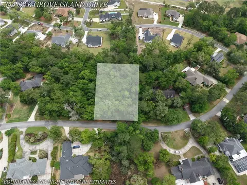344 Oak Grove Island Dr, Brunswick, GA 31523