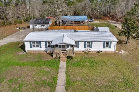 175 Oak Lake Dr, Hinesville, GA 31313