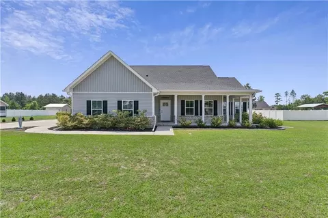 405 Caleb Cir, Jesup, GA 31545