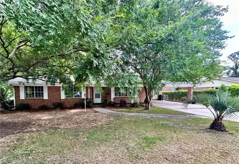 402 Pineview Dr, Waycross, GA 31501