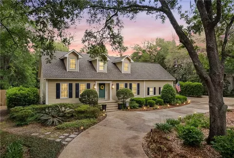 111 Marsh Oak Dr, Brunswick, GA 31525