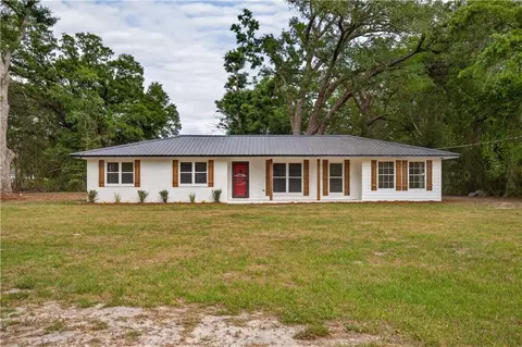 569 Revis Blocker Rd NE, Glennville, GA 30427