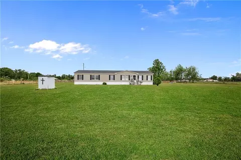 168 Bush Rd, Alma, GA 31510