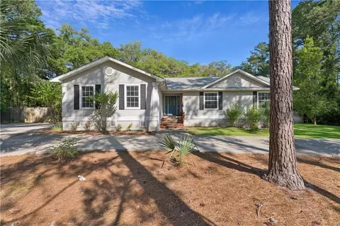 218 Stillwater Dr, Brunswick, GA 31525