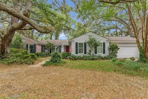 211 Wymberly Rd, Saint Simons Island, GA 31522