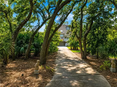 207 Military Rd, Saint Simons Island, GA 31522