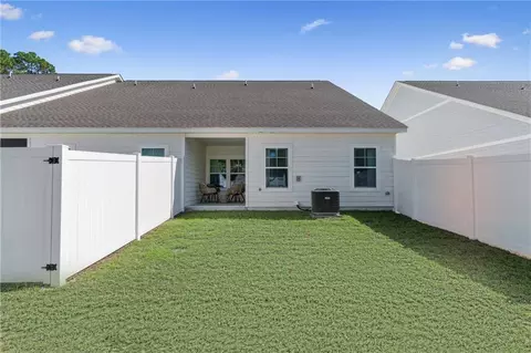 Exterior - 33 E Chapel Dr, Brunswick, GA 31525 photo 5 of 8