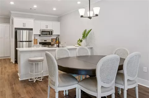 Dining - 33 E Chapel Dr, Brunswick, GA 31525 photo 1 of 2
