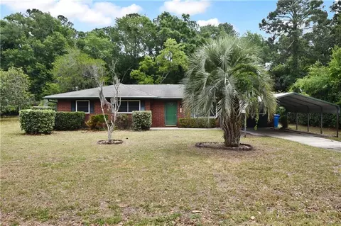 704 Oak Ln, Brunswick, GA 31523