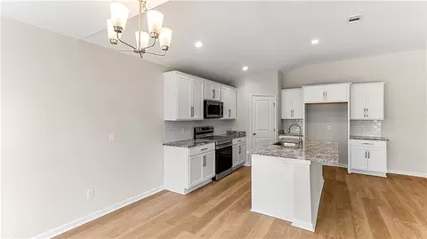 Kitchen - 3 Fulham Rd, Brunswick, GA 31523 photo 1 of 4