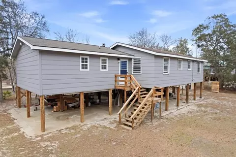 1362 Warners Lndg, Hortense, GA 31543