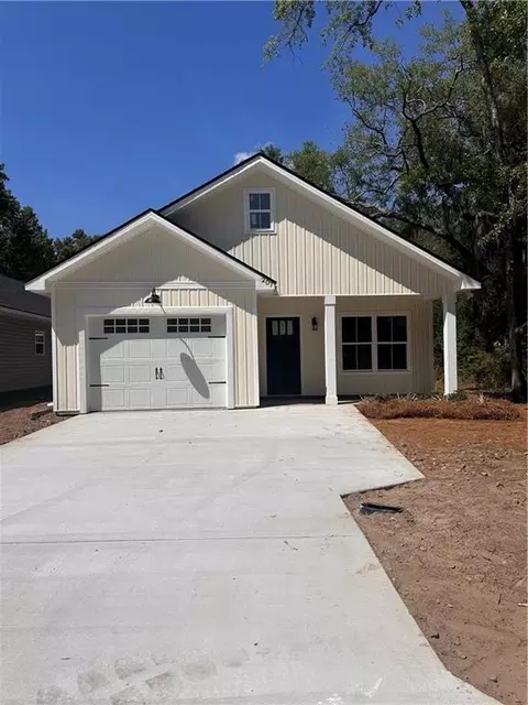 207 Wilson Ave, Hinesville, GA 31313