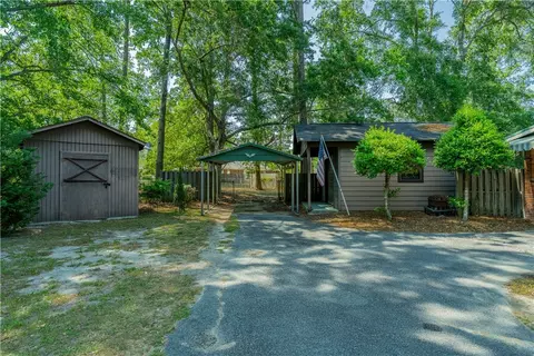 Exterior - 930 Lakeview Dr, Blackshear, GA 31516 photo 4 of 4