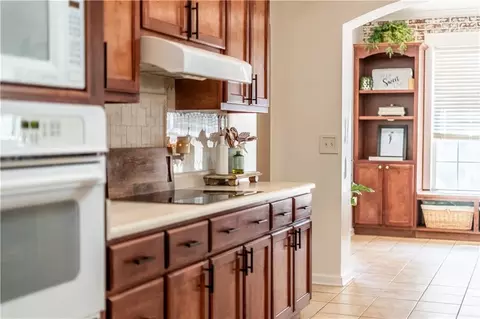 Kitchen - 5512 Newton Rd, Blackshear, GA 31516 photo 6 of 7
