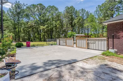 Exterior - 5512 Newton Rd, Blackshear, GA 31516 photo 4 of 9