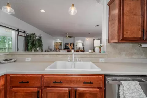 Kitchen - 5512 Newton Rd, Blackshear, GA 31516 photo 5 of 7