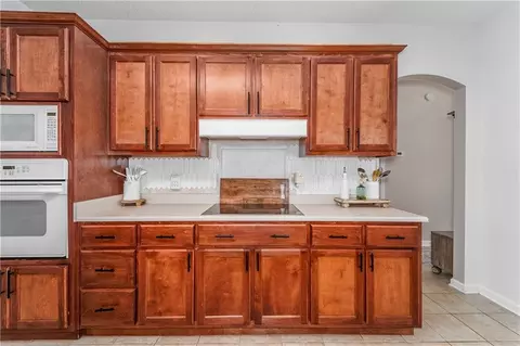Kitchen - 5512 Newton Rd, Blackshear, GA 31516 photo 4 of 7
