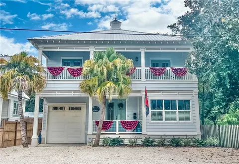 1040 Demere Rd, Saint Simons Island, GA 31522