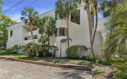 540 Oglethorpe Ave #10, Saint Simons Island, GA 31522
