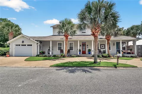 30 Admirals Cv, Saint Simons Island, GA 31522