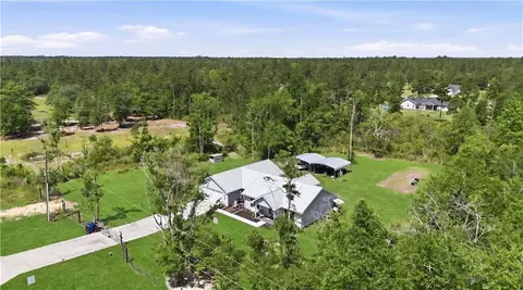 1748 Post Rd, Hortense, GA 31543