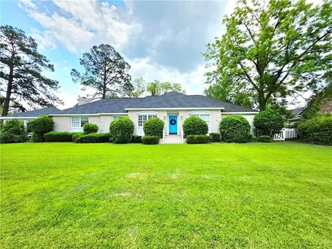 1202 Pruitt Dr, Waycross, GA 31501