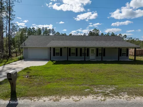 619 Red Hawk Dr, Waynesville, GA 31566