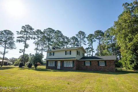904 Golfview Dr, Waycross, GA 31501