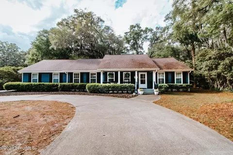 152 Mackay Dr, Brunswick, GA 31525