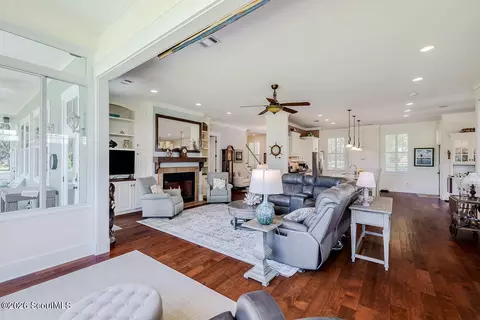 Living - 1105 Eagle Way, Townsend, GA 31331 photo 4 of 5