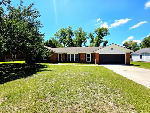 904 Orchard Ln, Waycross, GA 31501
