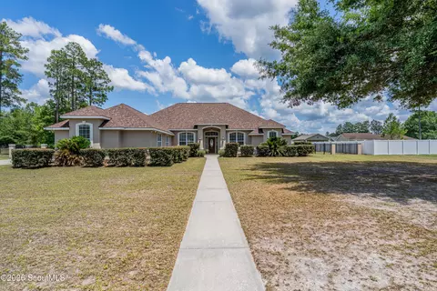 716 Stonewall Jackson Pl, Waycross, GA 31503