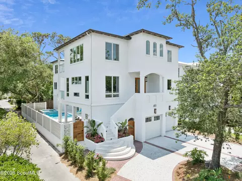 4217 Fourth St, Saint Simons Island, GA 31522