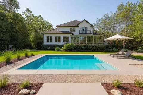 201 Stillwater Dr, Saint Simons Island, GA 31522